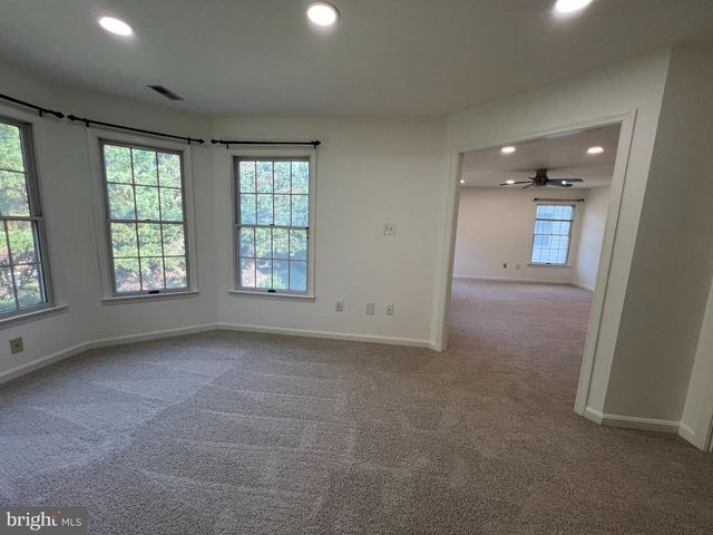 3025 WINDY KNOLL CT, Rockville, MD 20850