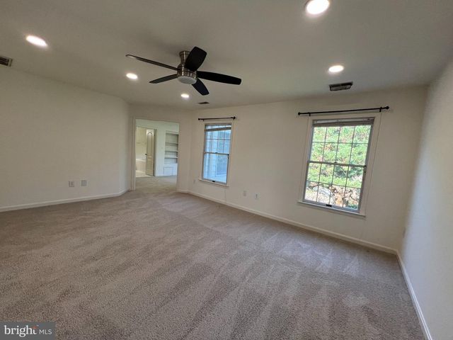 3025 WINDY KNOLL CT, Rockville, MD 20850