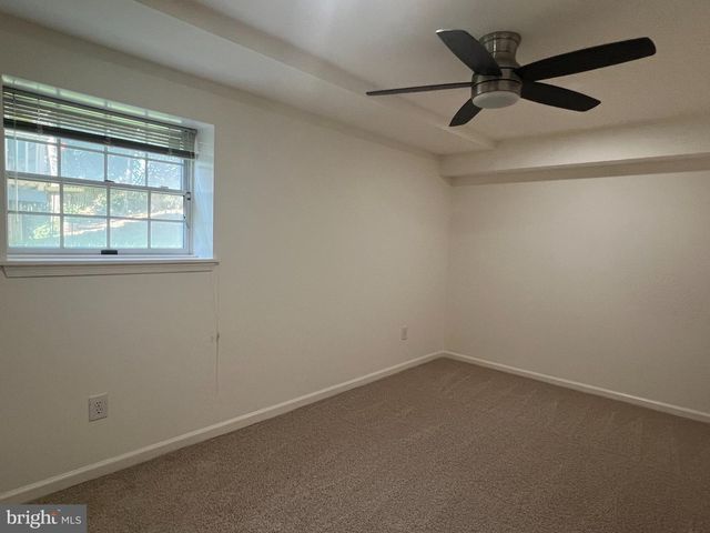 3025 WINDY KNOLL CT, Rockville, MD 20850