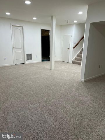 3025 WINDY KNOLL CT, Rockville, MD 20850