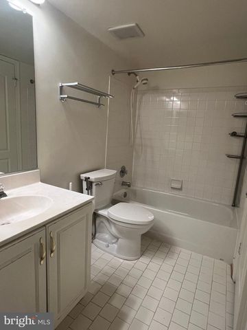 3025 WINDY KNOLL CT, Rockville, MD 20850