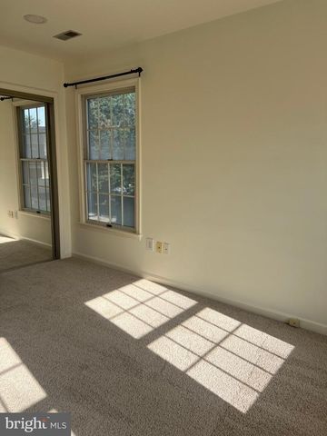 3025 WINDY KNOLL CT, Rockville, MD 20850