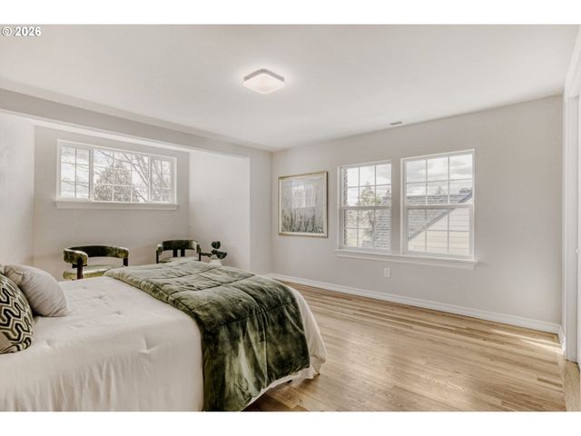 3235 Ne Klickitat St, Portland, OR 97212