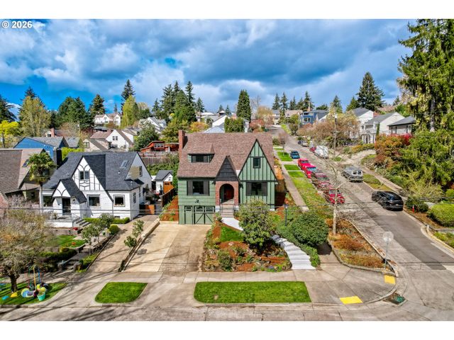 3235 Ne Klickitat St, Portland, OR 97212