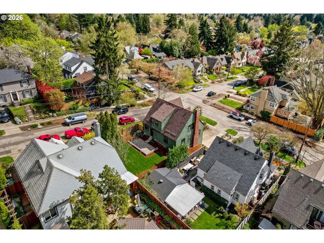 3235 Ne Klickitat St, Portland, OR 97212