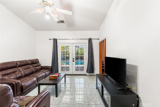 2901 Flint Hills Drive, Bakersfield, CA 93313