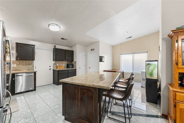 2901 Flint Hills Drive, Bakersfield, CA 93313