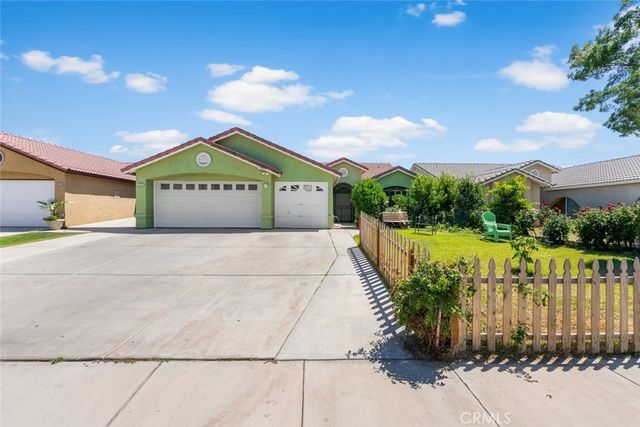 2901 Flint Hills Drive, Bakersfield, CA 93313