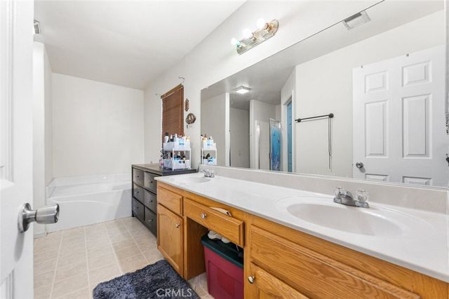 2901 Flint Hills Drive, Bakersfield, CA 93313