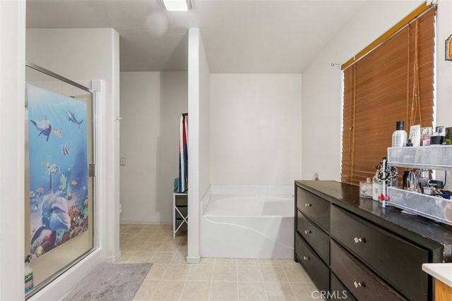 2901 Flint Hills Drive, Bakersfield, CA 93313
