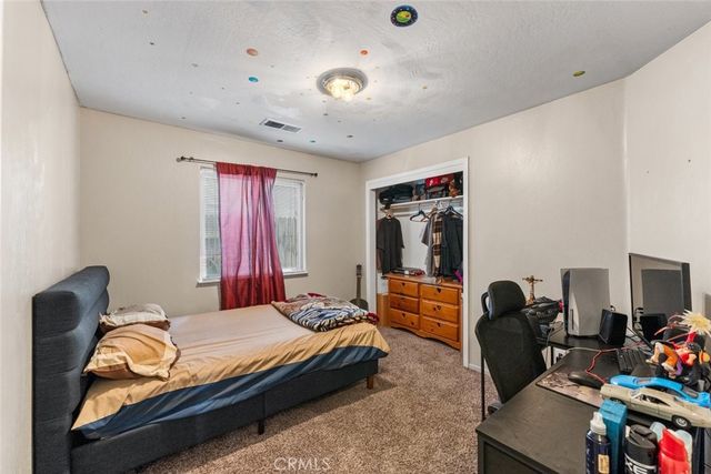 2901 Flint Hills Drive, Bakersfield, CA 93313