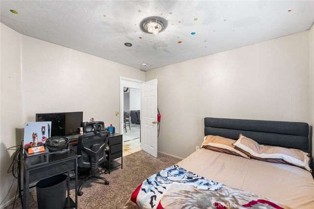 2901 Flint Hills Drive, Bakersfield, CA 93313