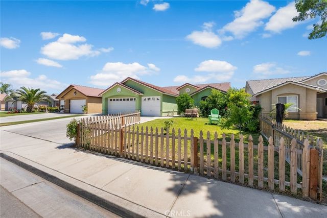 2901 Flint Hills Drive, Bakersfield, CA 93313