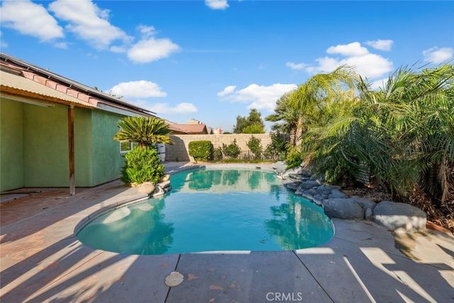 2901 Flint Hills Drive, Bakersfield, CA 93313