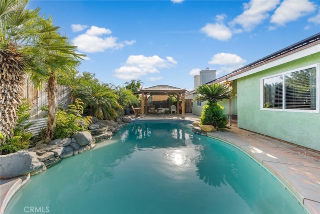 2901 Flint Hills Drive, Bakersfield, CA 93313