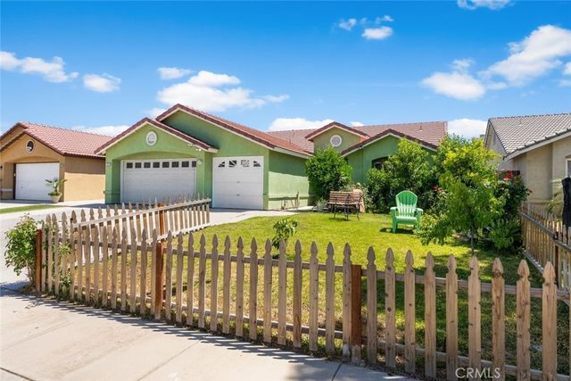 2901 Flint Hills Drive, Bakersfield, CA 93313