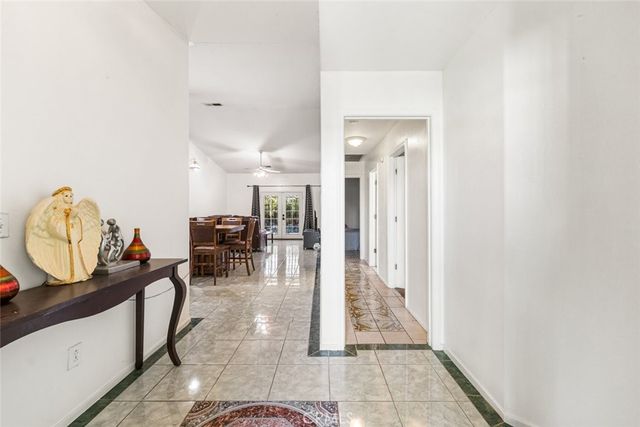 2901 Flint Hills Drive, Bakersfield, CA 93313