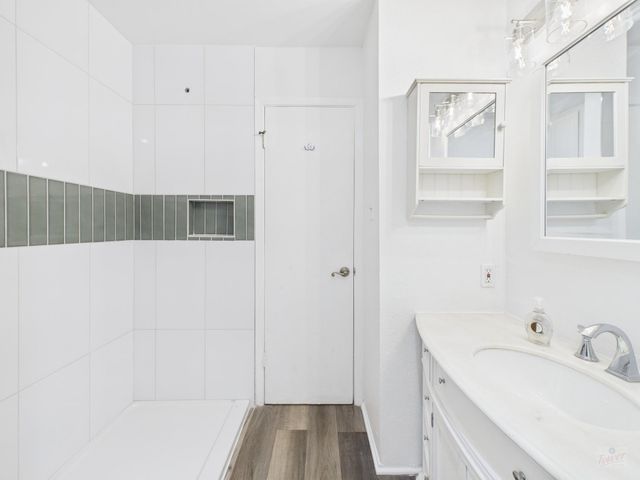 806 W 24th ST 300, Austin, TX 78705