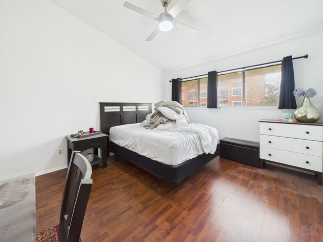 806 W 24th ST 300, Austin, TX 78705