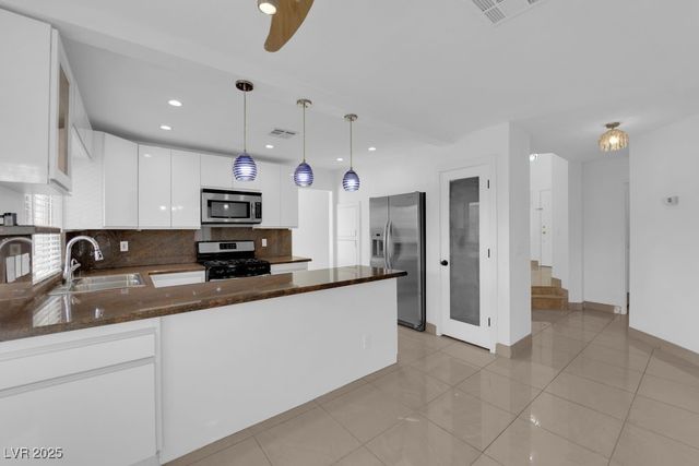 738 Panhandle Drive, Henderson, NV 89014