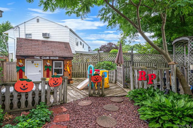 90 Rhode Island Avenue, Bay Shore, NY 11706