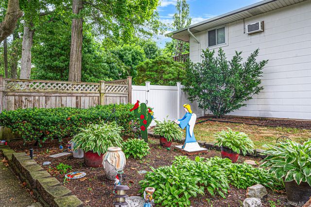90 Rhode Island Avenue, Bay Shore, NY 11706