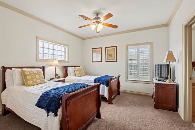 313 Donald Dr, Thibodaux, LA 70301