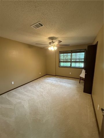 1105 Skyline Drive, Russellville, AR 72802