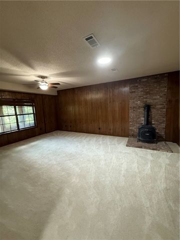 1105 Skyline Drive, Russellville, AR 72802