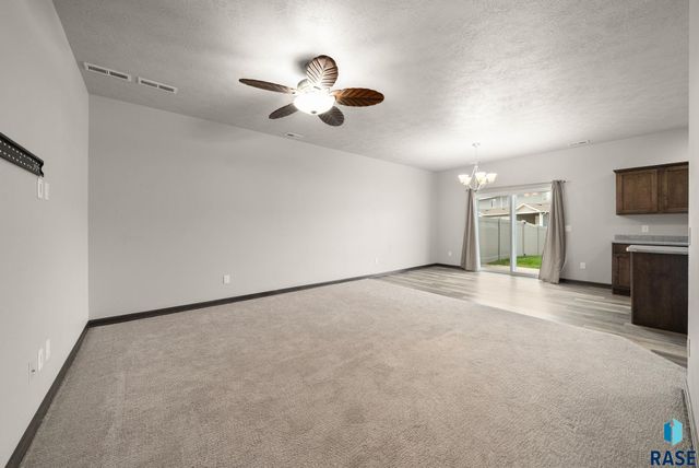 5501 S Seville Pl Place, Sioux Falls, SD 57108