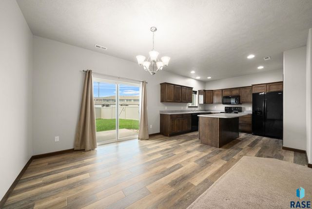 5501 S Seville Pl Place, Sioux Falls, SD 57108