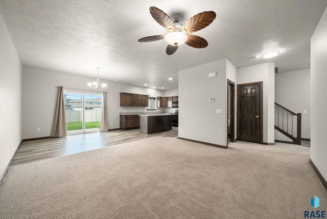 5501 S Seville Pl Place, Sioux Falls, SD 57108