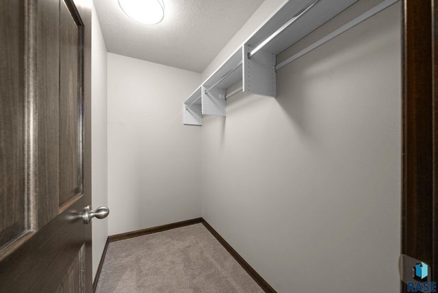 5501 S Seville Pl Place, Sioux Falls, SD 57108