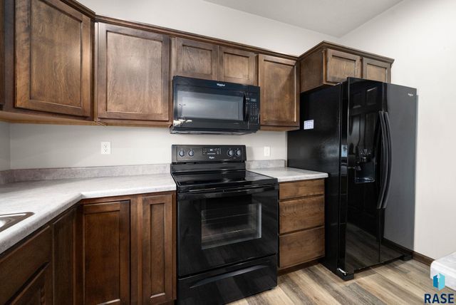 5501 S Seville Pl Place, Sioux Falls, SD 57108