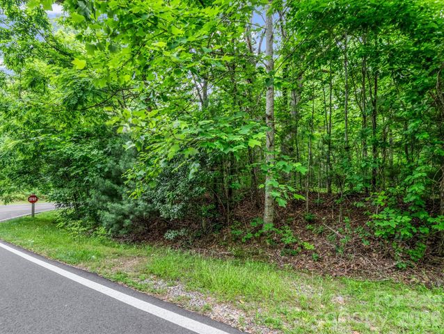 168 Tarnhill Drive, Flat Rock, NC 28731