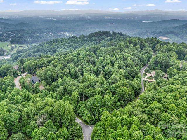 168 Tarnhill Drive, Flat Rock, NC 28731