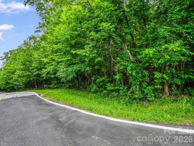 168 Tarnhill Drive, Flat Rock, NC 28731