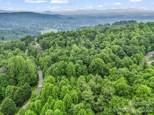 168 Tarnhill Drive, Flat Rock, NC 28731