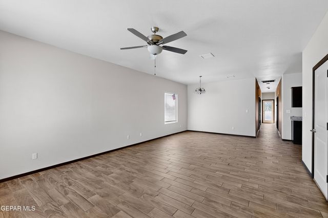 811 TS DANIEL CADENA Drive B, El Paso, TX 79927