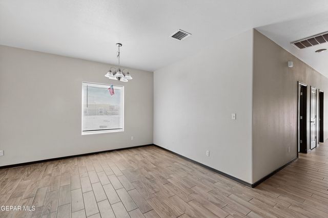 811 TS DANIEL CADENA Drive B, El Paso, TX 79927