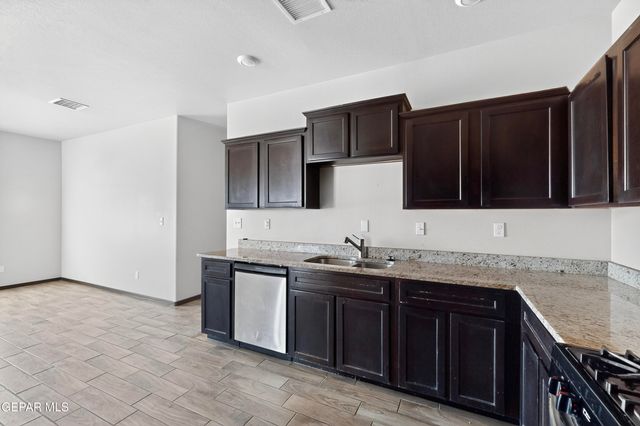 811 TS DANIEL CADENA Drive B, El Paso, TX 79927