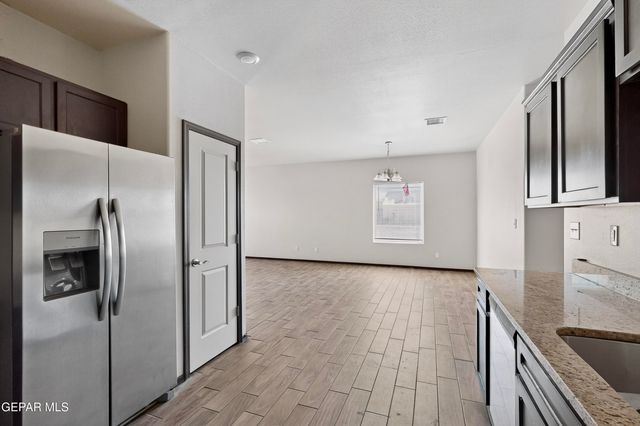 811 TS DANIEL CADENA Drive B, El Paso, TX 79927