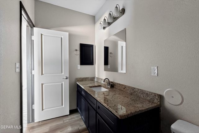 811 TS DANIEL CADENA Drive B, El Paso, TX 79927