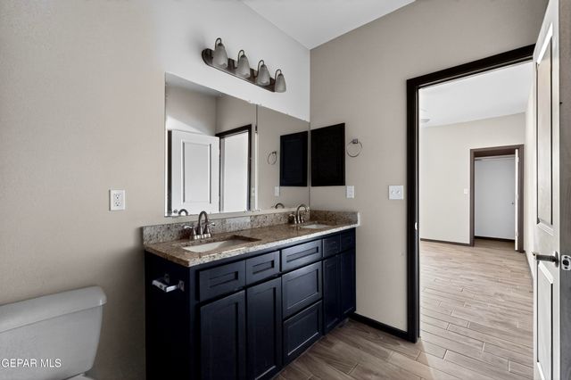 811 TS DANIEL CADENA Drive B, El Paso, TX 79927