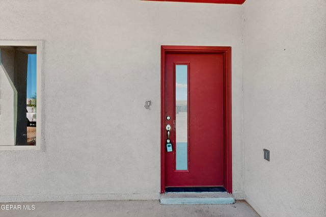 811 TS DANIEL CADENA Drive B, El Paso, TX 79927