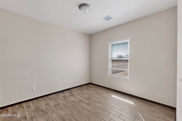 811 TS DANIEL CADENA Drive B, El Paso, TX 79927