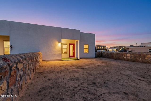 811 TS DANIEL CADENA Drive B, El Paso, TX 79927