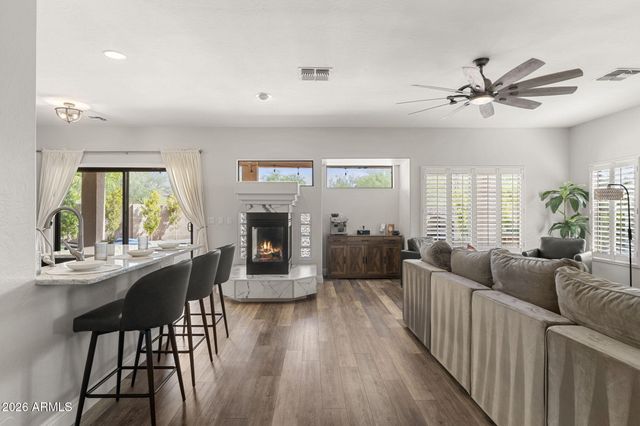2405 W BARBIE Lane, Phoenix, AZ 85085