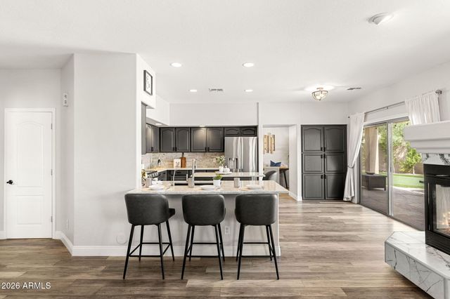 2405 W BARBIE Lane, Phoenix, AZ 85085