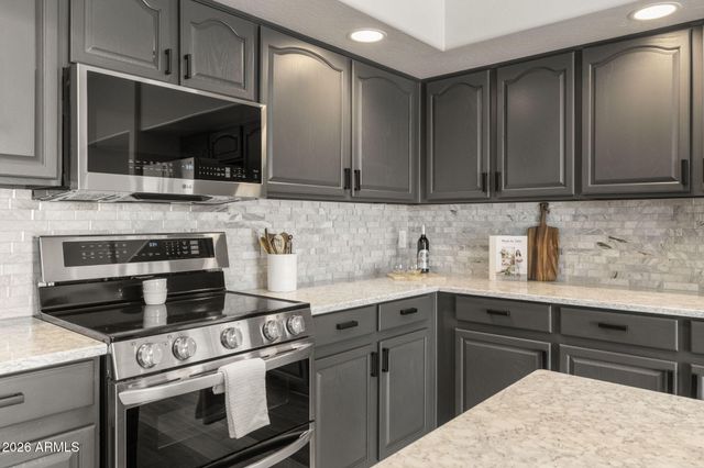 2405 W BARBIE Lane, Phoenix, AZ 85085